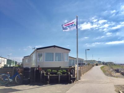 STUNNING  CARAVAN   AT  TRECCO BAY HOLIDAY PARK 